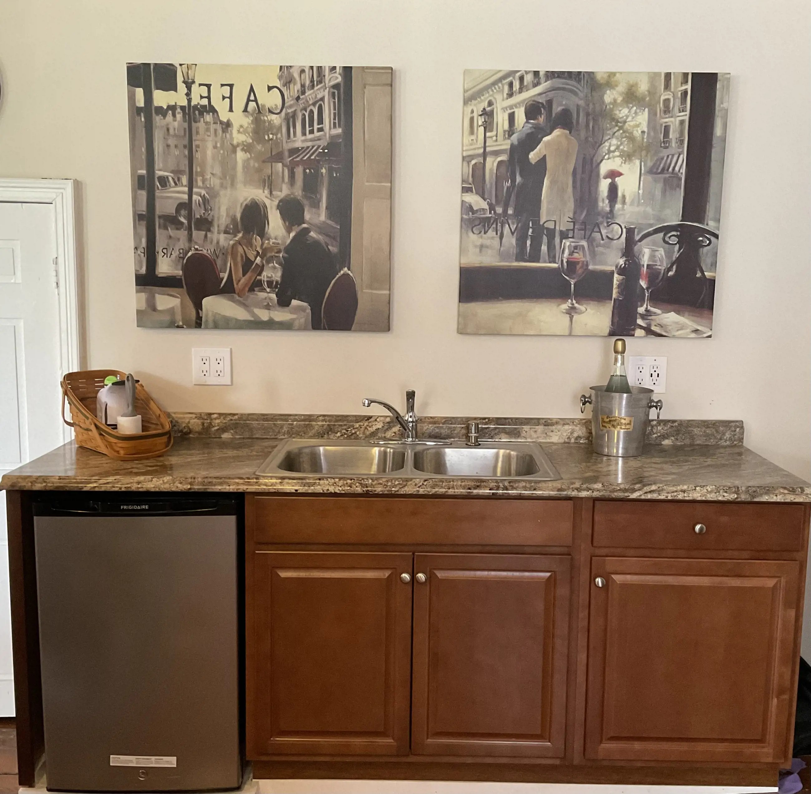 TLC Bridal Suite Image